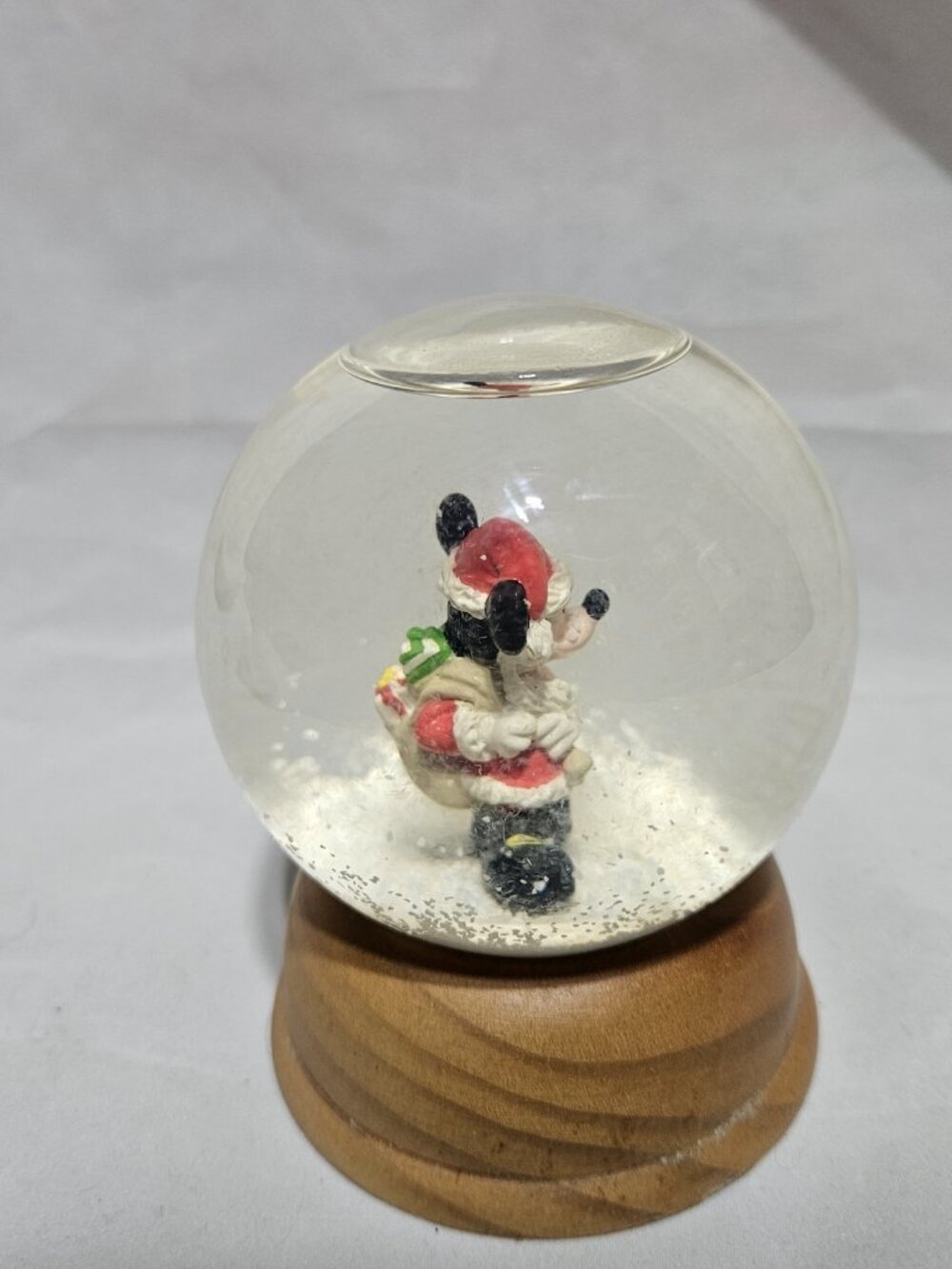 Vintage Disney NE Limited Edition Crystal Christmas Snow Globe Mickey Mouse 1989 - Picture 4 of 11
